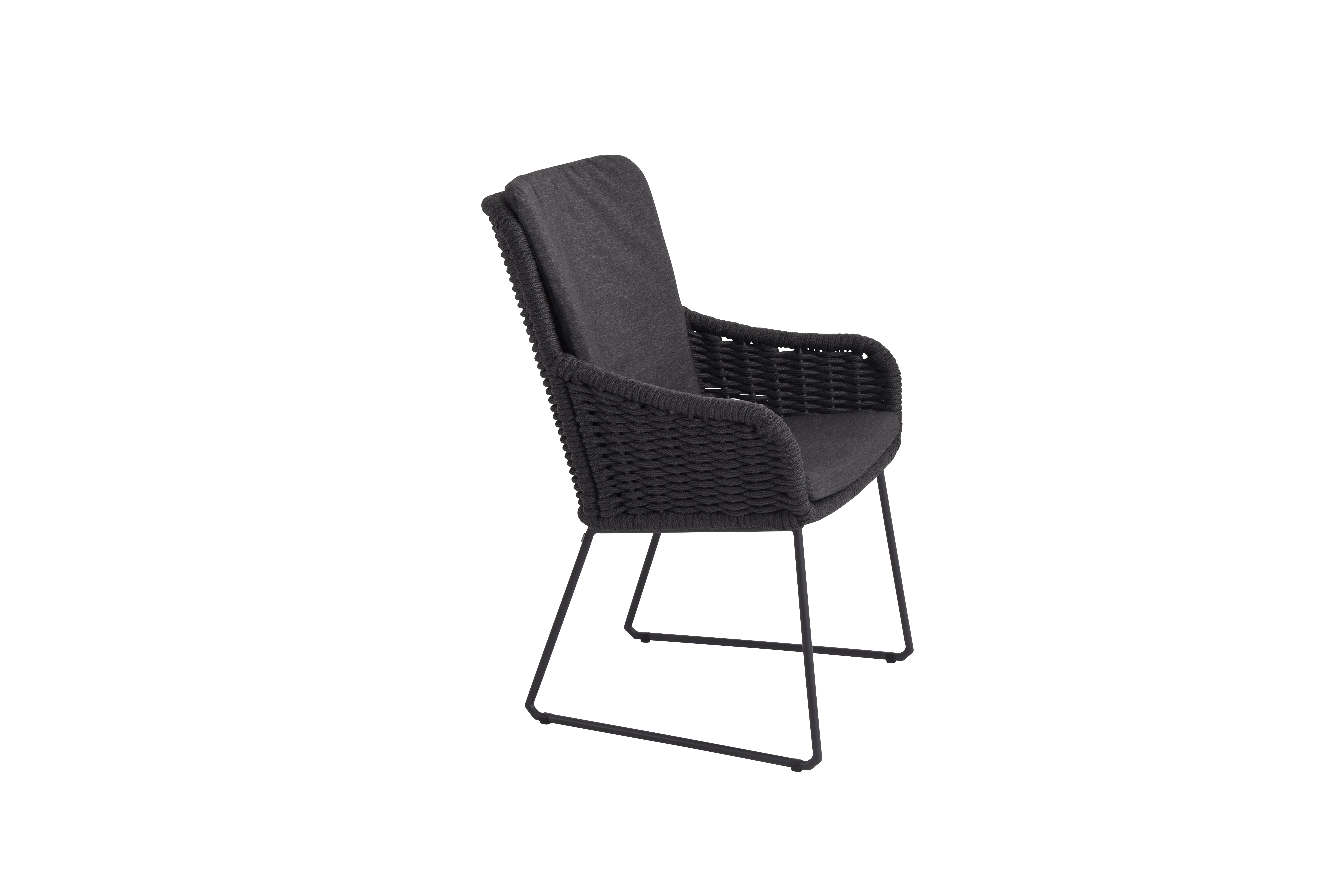 213511_ Wing dining chair with 2 cushions 04