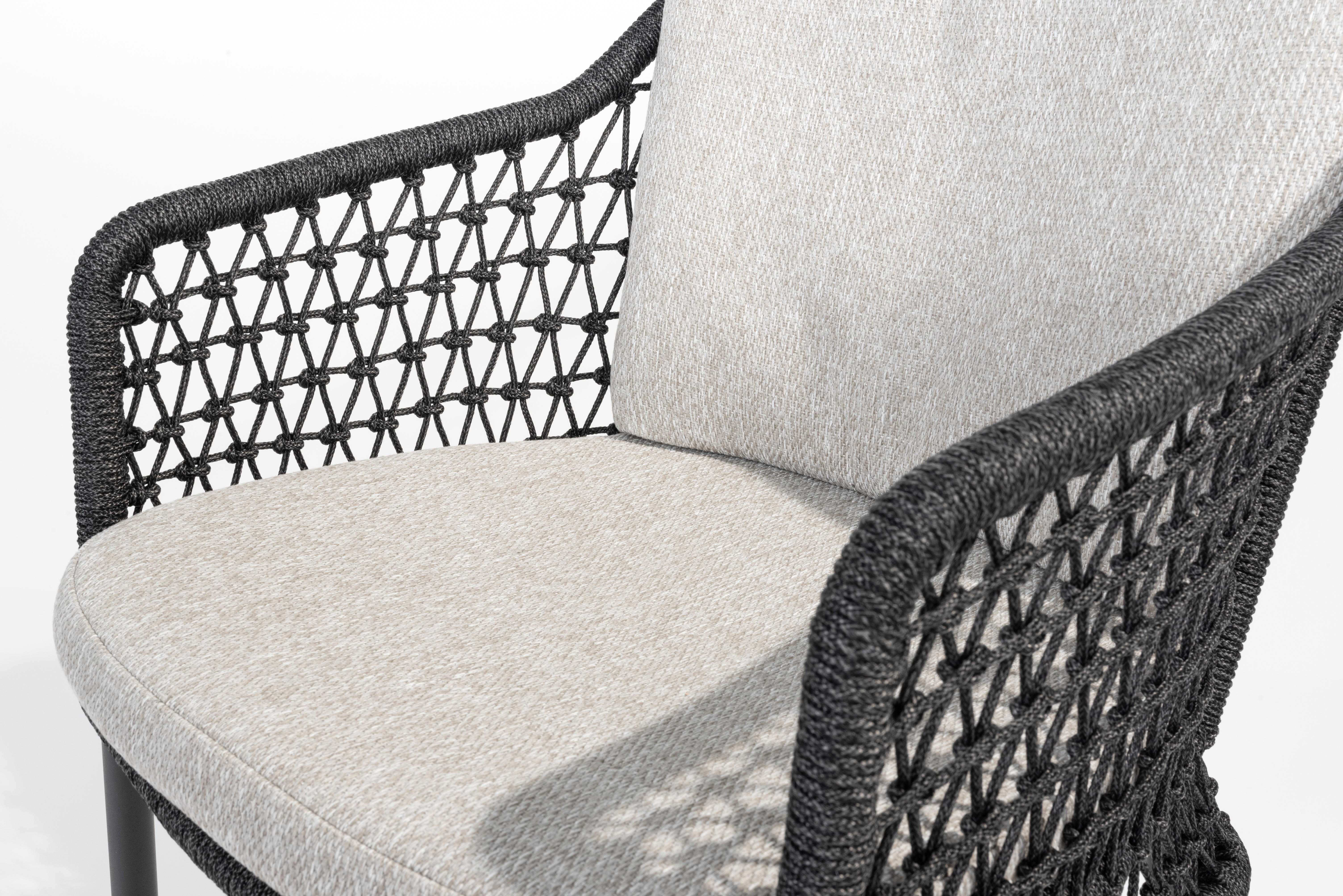 214081_ Tramonti bar chair anthracite with 2 cushions detail 07